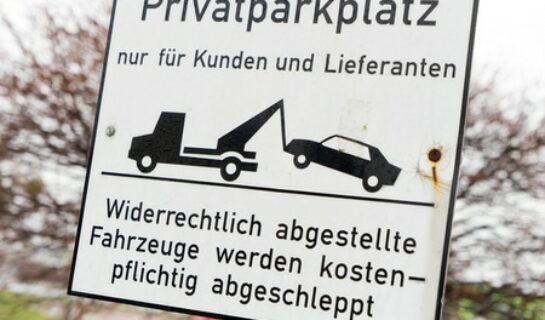 Abschleppen von rechtswidrig abgestellten Fahrzeugen von Privatparkplätzen
