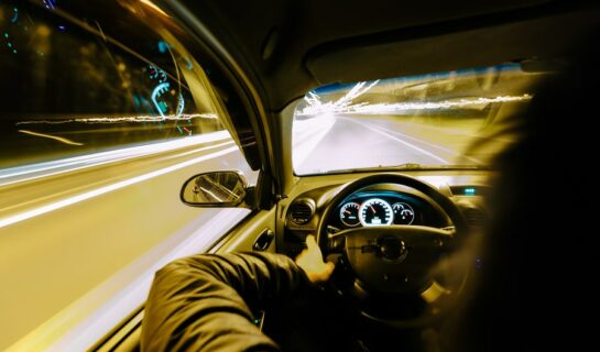 Geschwindigkeitsmessung durch Nachfahren zur Nachtzeit – Voraussetzungen