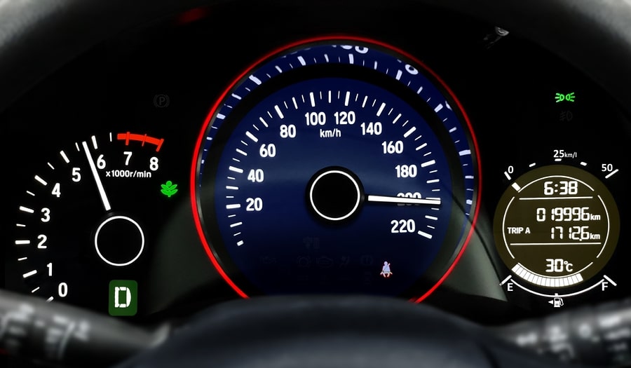 Geschwindigkeitsmessung durch Nachfahren mit ungeeichtem Tachometer