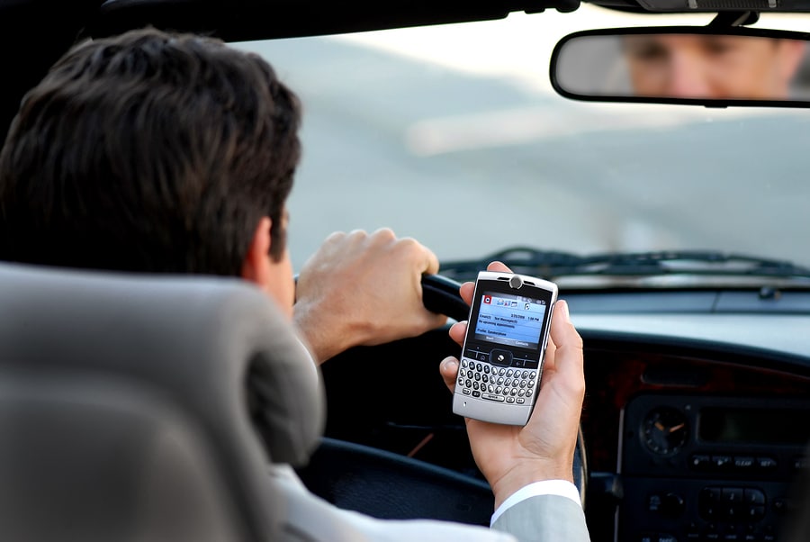 Verschäfung der Strafen für die Nutzung von Handy oder Tablet während der Fahrt