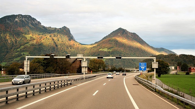 Mehrere fahrlässige Geschwindigkeitsüberschreitungen auf Autobahn – Tatmehrheit? width=