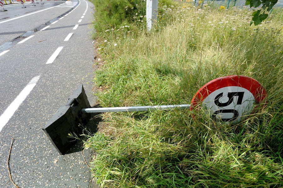 Vorsätzliche Geschwindigkeitsüberschreitung bei Mißachtung mehrerer Verkehrszeichen in einem Geschwindigkeitstrichter
