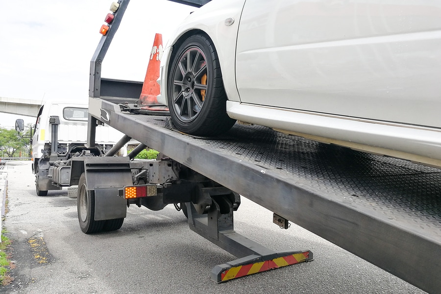 Parken an enger Stelle – Abschleppen rechtmäßig? width=