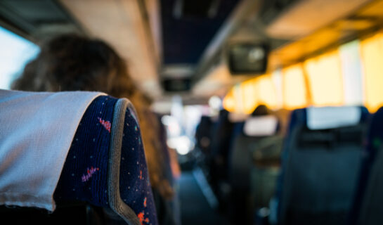 Fahrgastunfall in Linienbus – Schmerzensgeld und Schadensersatz