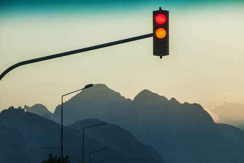 Rotlichtverstoß – plötzliches Aufleuchten einer Kontrollleuchte im Fahrzeug - Augenblicksversagen Feststellungen