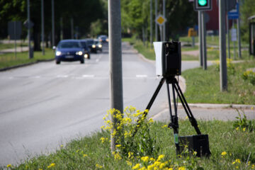 Geschwindigkeitsüberschreitung – Bezugnahme auf Messfoto muss eindeutig und zweifelsfrei sein