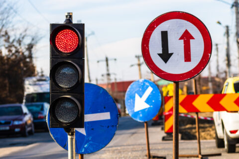 Fehlinterpretation einer optisch richtig wahrgenommenen Verkehrsregelung