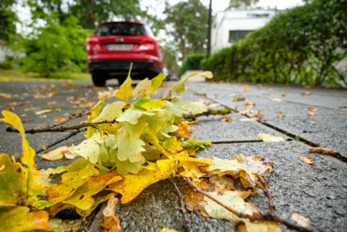 Parken auf Gehweg – Abschleppen verhältnismäßig?