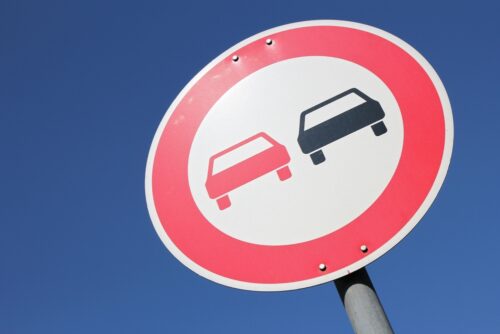 Fahrtenbuchauflage - wiederholte Überholverbotsmissachtung
