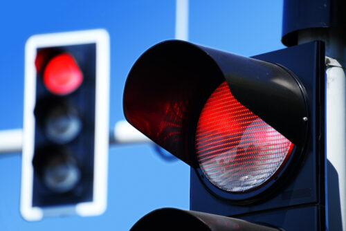 Rotlichtverstoß an unübersichtlicher Kreuzung - Absehen von Fahrverbot