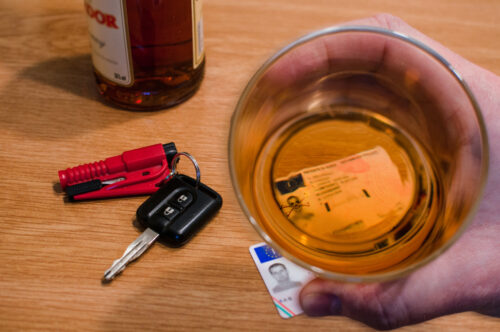 Trunkenheit im Verkehr - Absehen von Fahrerlaubnisentziehung bei Verkehrstherapie