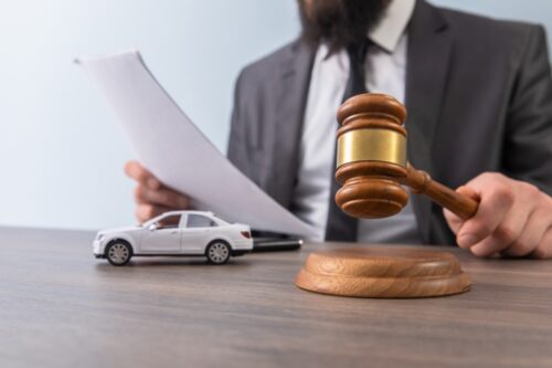 Unberücksichtigt gebliebener Entbindungsantrag – Pflichten des Gerichts