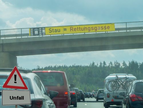 Rettungsgasse bilden