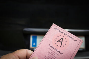 Nichtberechtigung der Kraftfahrzeugführung mit österreichischem Führerschein nach Umtausch
