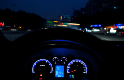 Geschwindigkeitsmessung durch Nachfahren mit ungeeichten Tacho zur Nachtzeit