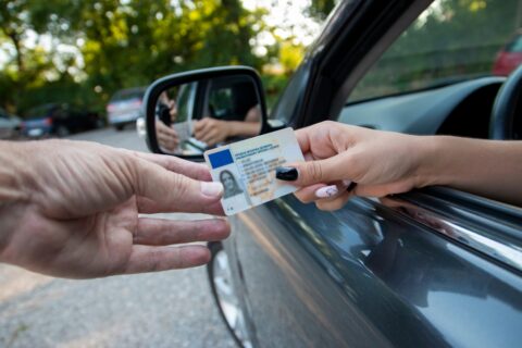 Fahrerlaubnisbehörde - Maßnahmen § 4 Abs. 5 Satz 1 StVG – Mitteilung Kraftfahrtbundesamt