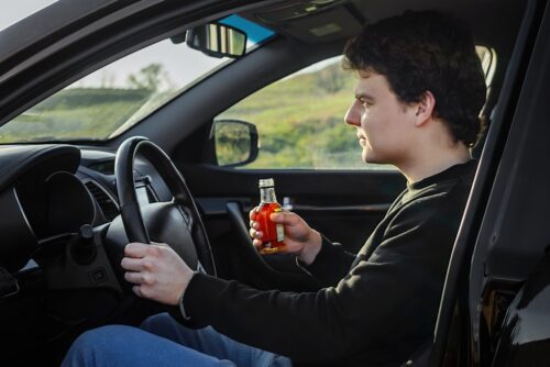 Risikoverhalten im Straßenverkehr: Trunkenheitsfahrt Fahranfänger – MPU droht