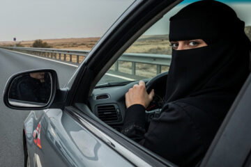 Verkehrssicherheit gegen Religionsfreiheit – Niqab am Steuer verboten