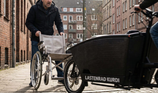 Verletztenstellung nach Beinahe-Unfall: Keine Klageerzwingung ohne Schaden